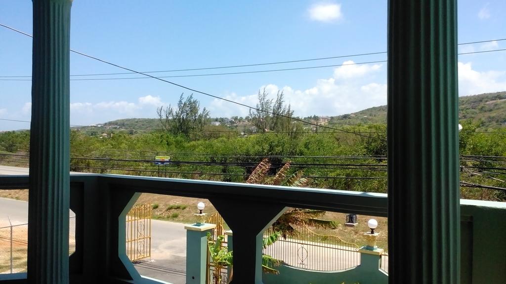 Hotel Tropik Leadonna Montego Bay Eksteriør billede