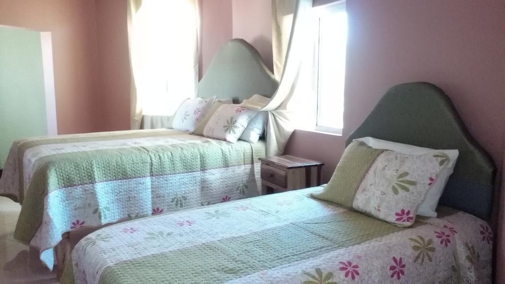 Hotel Tropik Leadonna Montego Bay Værelse billede